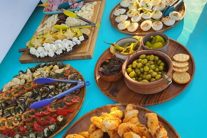 ALL INCLUSIVE Full Day Snorkeling & Sunset Cruise With Boat Dogs - Guest Experiences
