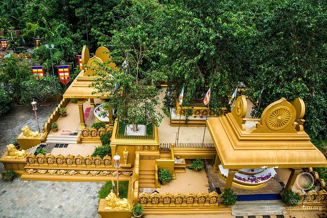 All Inclusive - Full Day Temple Tour in Colombo and Suburbs - Dining Experience