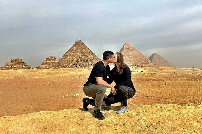 All Inclusive: Giza Pyramids, Sphinx, Museum Lunch,Bazaar,camel - Professional Egyptologist Guidance