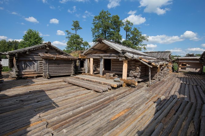 All Inclusive Honest History Tour - Āraiši, Cēsis, Līgatne, Sigulda - Hiking and Beautiful Views in Sigulda
