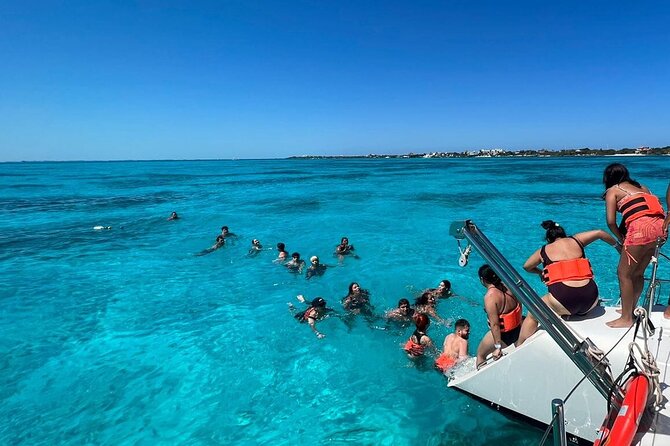 All Inclusive Isla Mujeres Catamaran - Maximum Number of Travelers