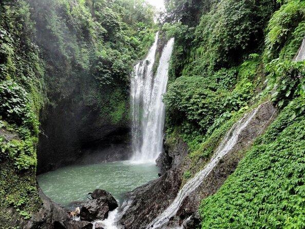 All Inclusive: Jumping, Sliding at Aling-Aling Waterfall - Handara Gate - Lunch - Key Points