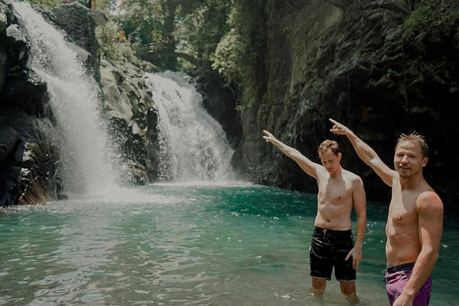 All Inclusive: Jumping, Sliding at Aling-Aling Waterfall - Handara Gate - Lunch - Pickup and Dropoff