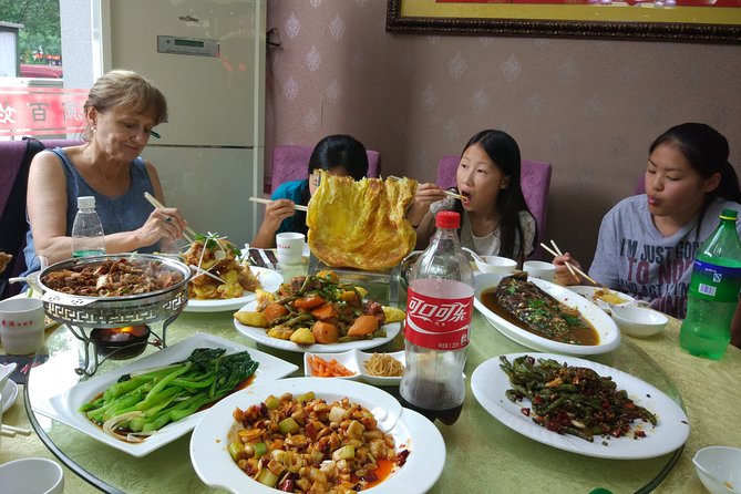 All-Inclusive Layover Tour to Lakeside View Huanghuacheng Great Wall With Lunch - Group Size and Pricing