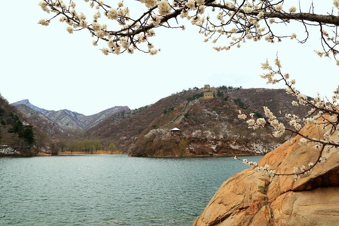 All-Inclusive Private Biking and Hiking Tour at Huanghuacheng Great Wall - Scenic Features