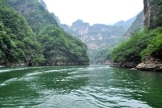 All-inclusive Private Day Tour to Longqingxia Gorge and Badaling Great Wall - Experiencing the Badaling Great Wall
