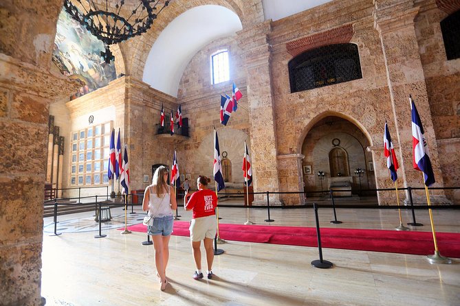 All-Inclusive Santo Domingo Day Trip From Punta Cana - Savoring the Traditional Dominican Buffet Lunch