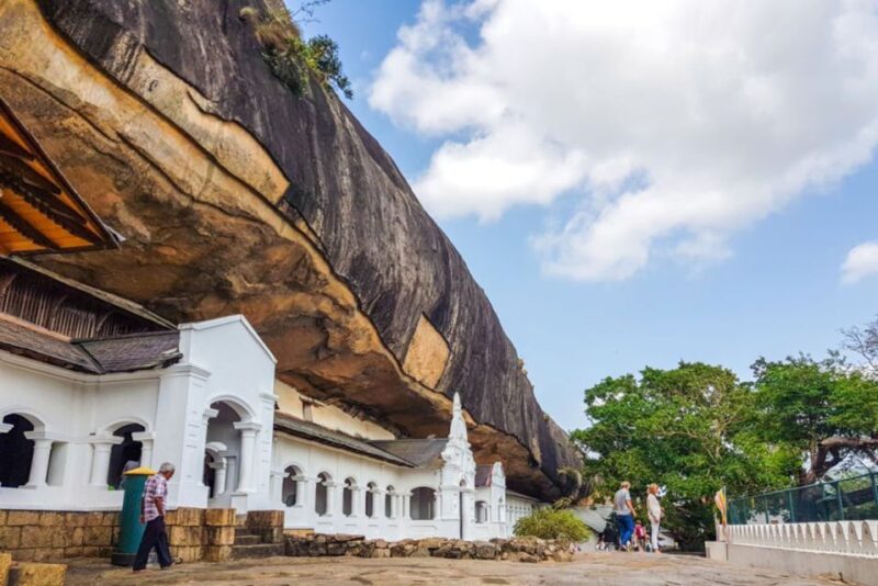 All Inclusive Sigiriya and Dambulla Day Tour From Colombo - Transportation and Pickup