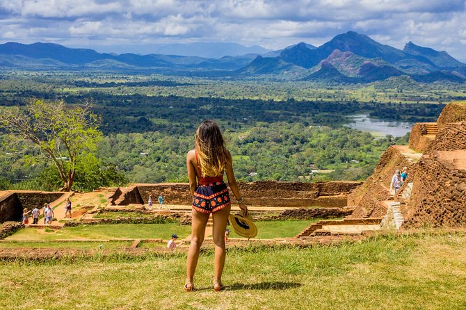 All-Inclusive Sigiriya Rock Fortress and Dambulla Cave Temples Private Day Trip - Sigiriya Rock Fortress Exploration