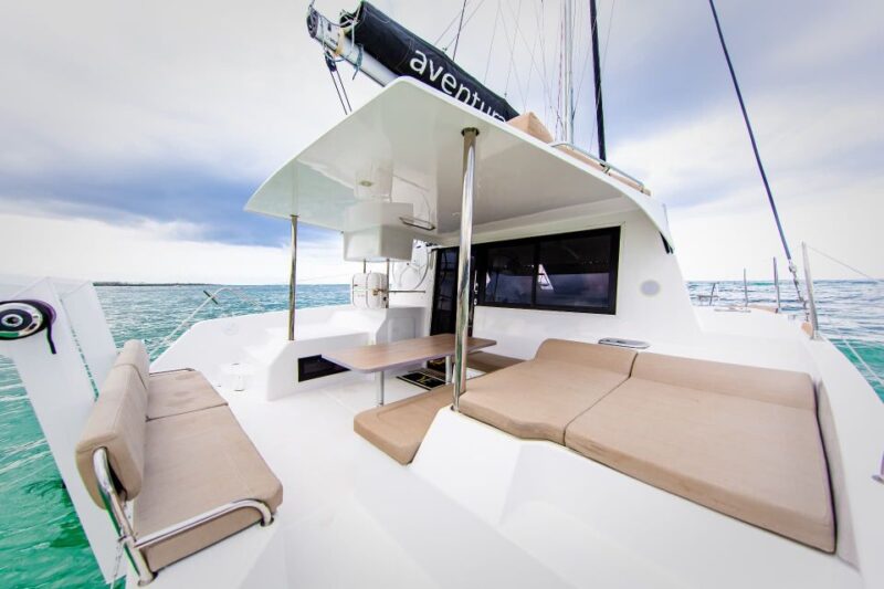 All Inclusive Tulum: 5 Hrs Coast & Pizza in 34 Cat Aventura - Getting to the Yacht