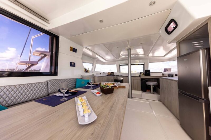 All-Inclusive Tulum: DJ Evening Beat in 40 Bali Catamaran - Private Group Experience