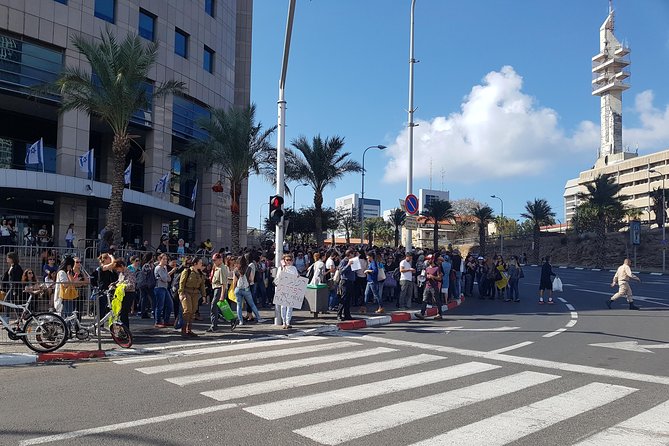All the Best of Tel Aviv Walking Tour - Exploring Meir Garden