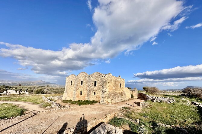 All Year Tour to Knossos Palace & Heraklion From Chania-Rethymno - Luxury Car Transportation