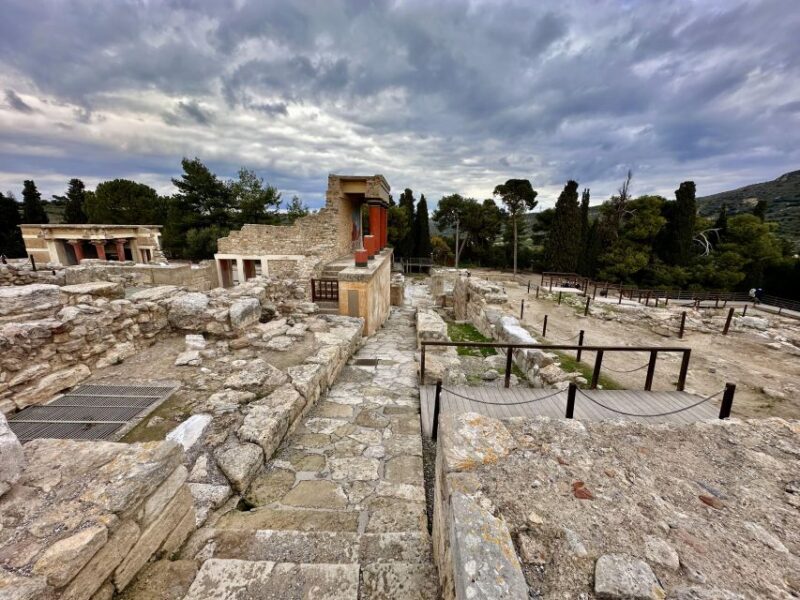 All Year Tour to Knossos Palace & Heraklion - Tour Description