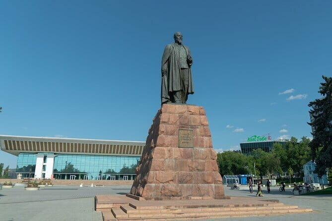 Almaty Walking Tour: 9 Must-See Sights in a Small Group - The Itinerary: What to Expect at Each Stop
