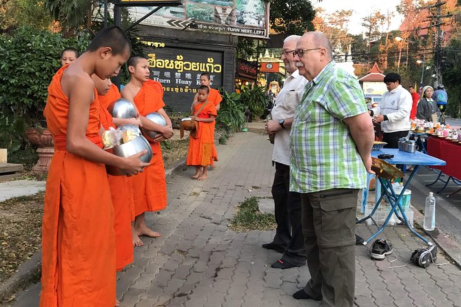 Alms and Wat Phra That Doi Suthep Private Chiang Mai Tour - Comparing Tour Pricing and Options
