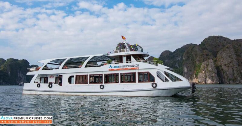 Alova Premium Cruise - A Mid-range Luxury 6 Hours Cruise - Kayaking and Island Exploration