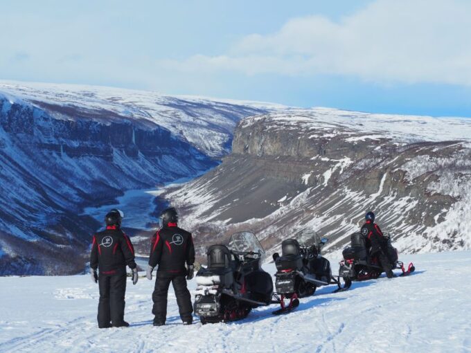 Alta: Guided Snowmobile Safari on Finnmarksvidda With Snacks - Snowmobile Options