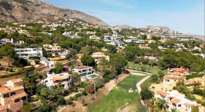 Altea Hills: 5-Day Luxury Wellness Retreat Program - Exclusive Venues and Access