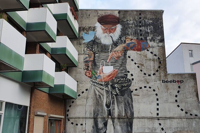 Alternative Hamburg Private Alternative Street Art Tour - Exploring Schanzenviertel and St. Pauli