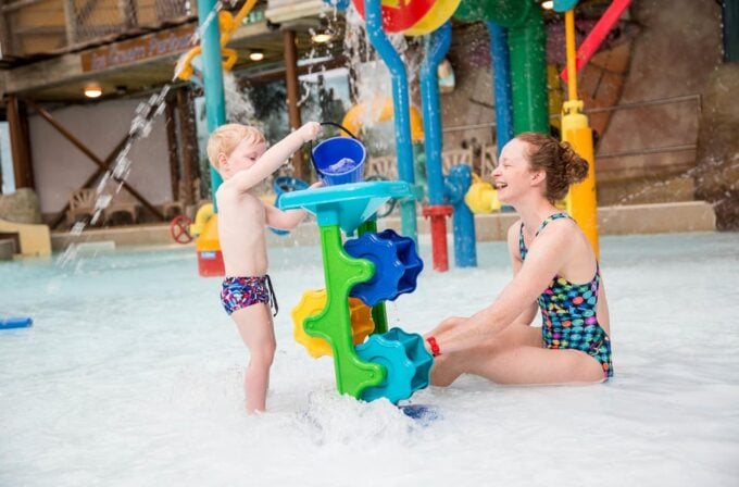 Alton Towers: Alton Towers Waterpark - Seasonal Outdoor Fun