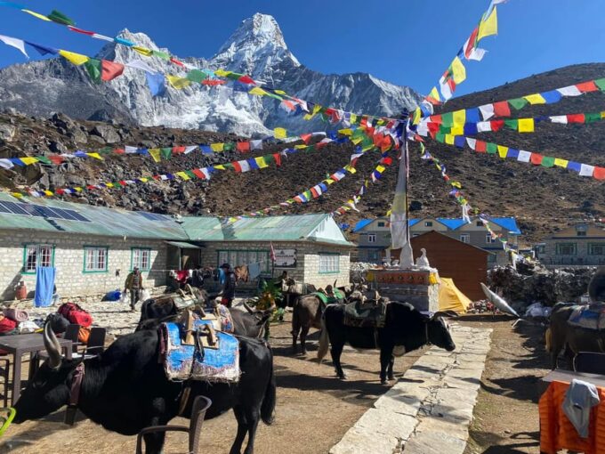 AMA DABLAM BASE CAMP TREK-13 Days - Scenic Flights and Trekking Routes