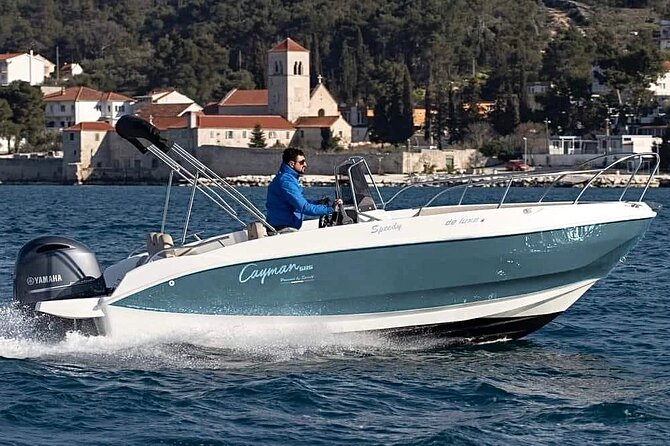 Amalfi Coast Boat Rental, Either Without a License or With a Skipper - Details