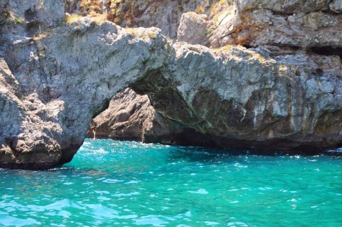 Amalfi Coast: Boat Tour With Positano and Amalfi - Safety and Accessibility