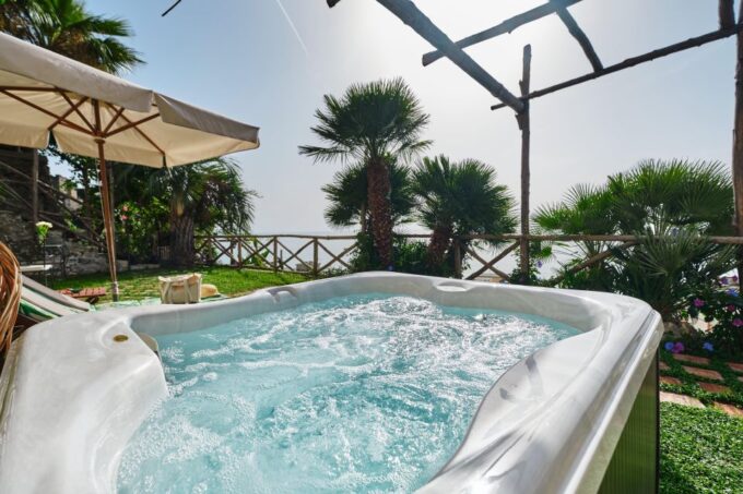 Amalfi Coast: Exclusive Jacuzzi With Champagne and Meal Pack - What to Bring