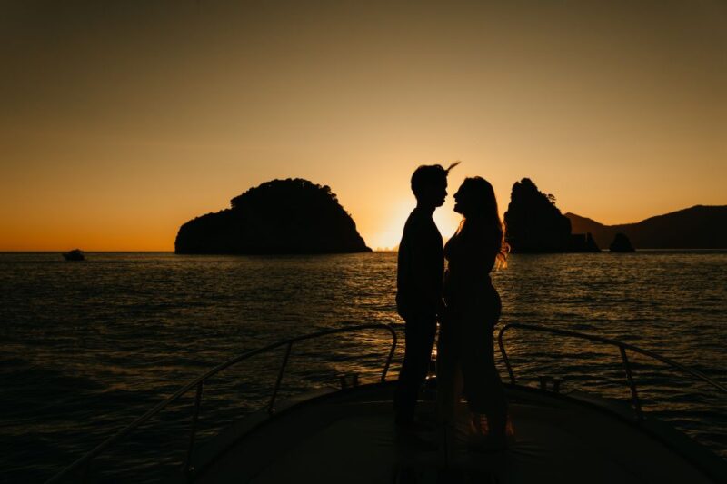 Amalfi Coast: Private Boat Trip With Prosecco and Snorkeling - Boat Details