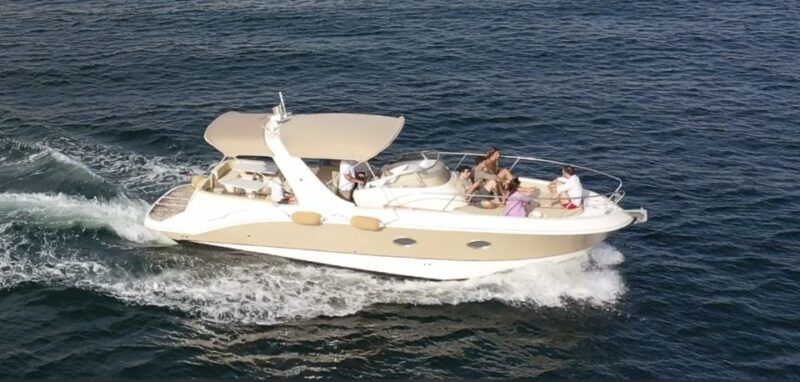 Amalfi Coast: Romantic Sunset Cruise With Music & Cocktails - Onboard Amenities