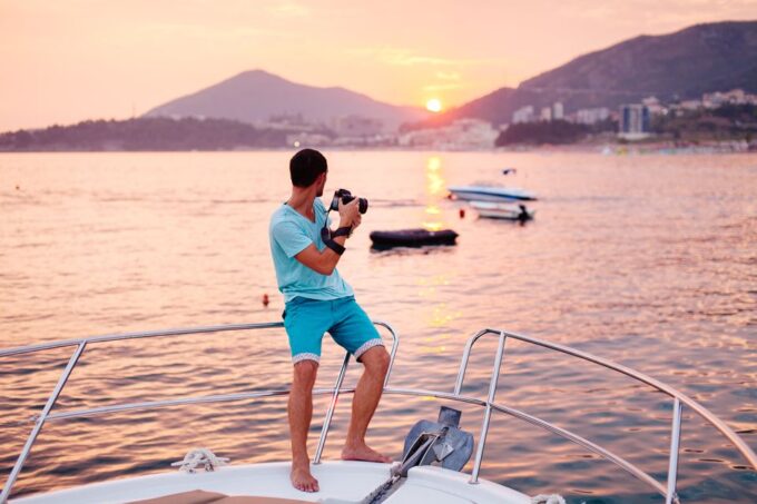 Amalfi Coast: Romantic Sunset Cruise With Music & Cocktails - Entertainment Options