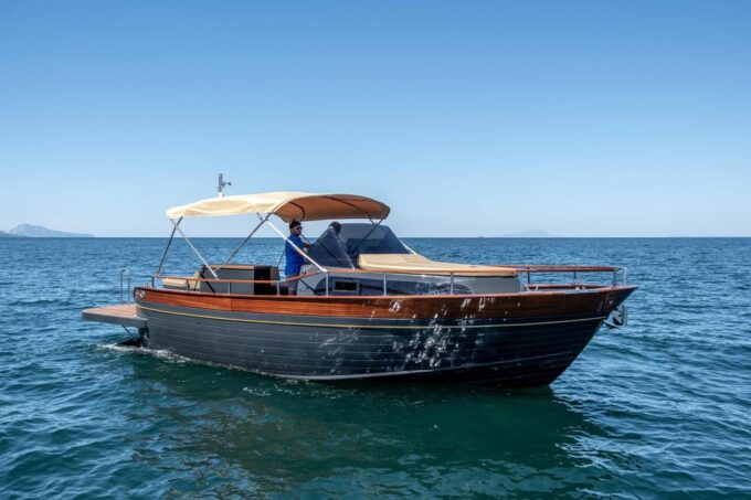 Amalfi Coast: Romantic Sunset Cruise With Music & Cocktails - Special Features