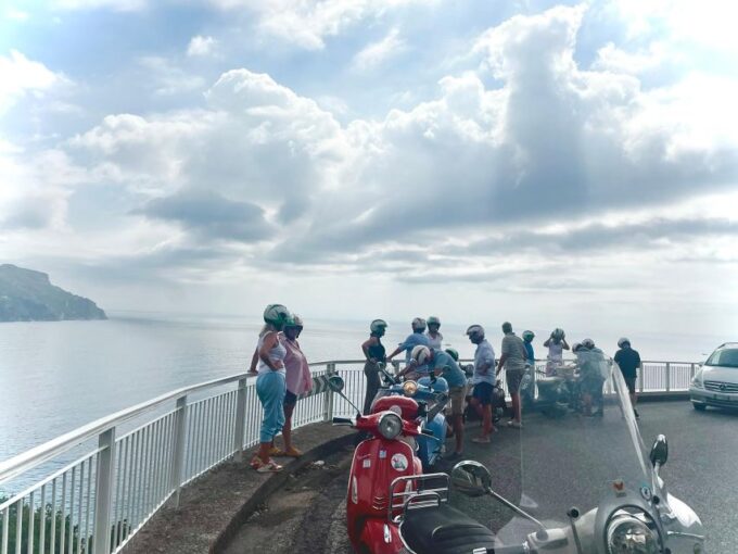 Amalfi Coast: Vespa Tour of Amalfi, Ravello, and Positano - Exploring Ravellos Villas