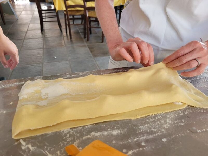 Amalfi: Pasta, Mozzarella, and Tiramisù Cooking Class - Included Amenities