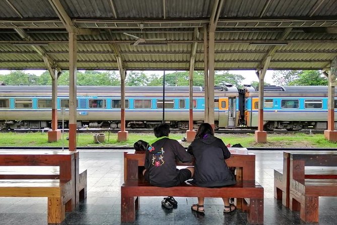 Amazing 1 Day Private Tour to Visit Lampang Province by Train - Private Transportation Details