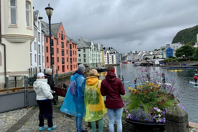 Amazing City Walk in Ålesund - Highlights of the City Walk