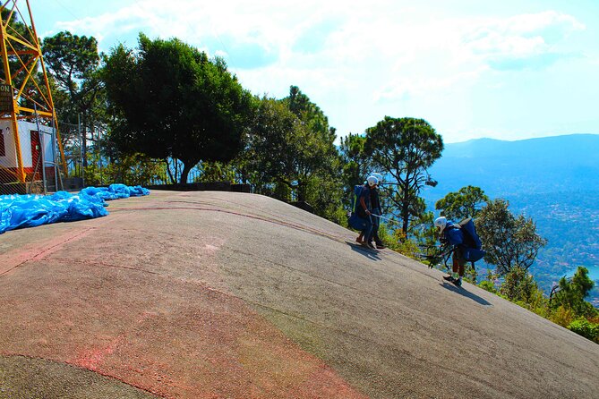 Amazing Paragliding Flight in Valle De Bravo - Soaring Through the Skies