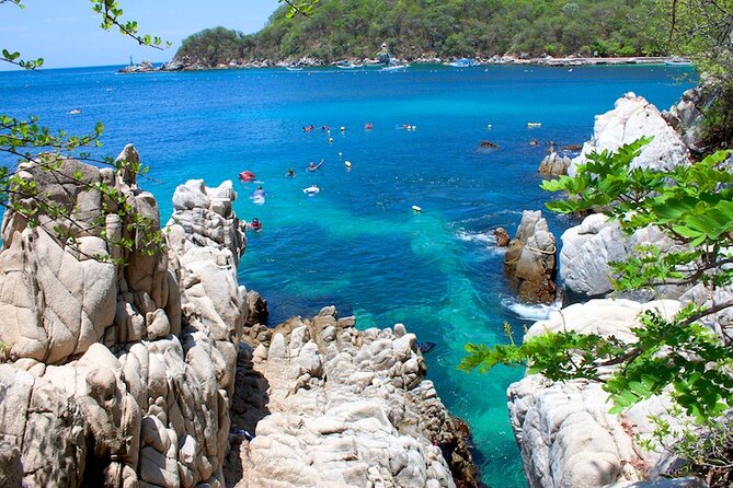 Amazing Tour Boat Through Wild Nature in Huatulco Bays - Small Group Size and Personalized Experience