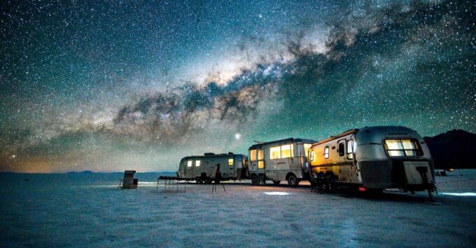 Amazing Tour of 3 Days and 2 Nights in the Salar De Uyuni. - Transportation and Accommodation