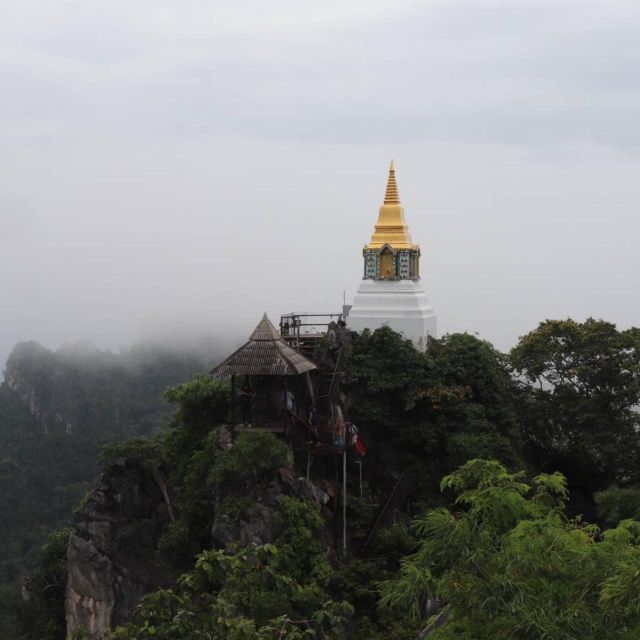 Amazing Unseen in Thailand Wat Chaloemprakiat Lampang - Local Market Experience