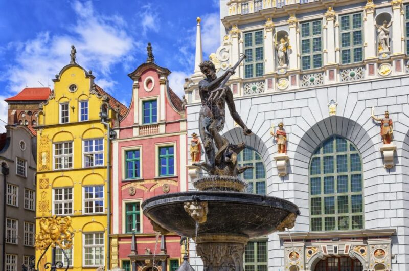 Amber Museum and Gdansk Old Town Private Tour With Tickets - Exploring Gdansk Old Town