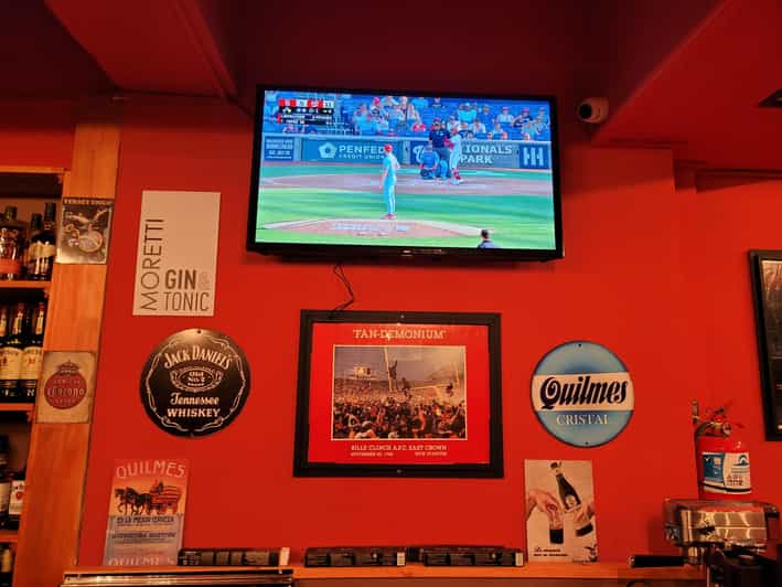 American Football Sport Bar - Key Points