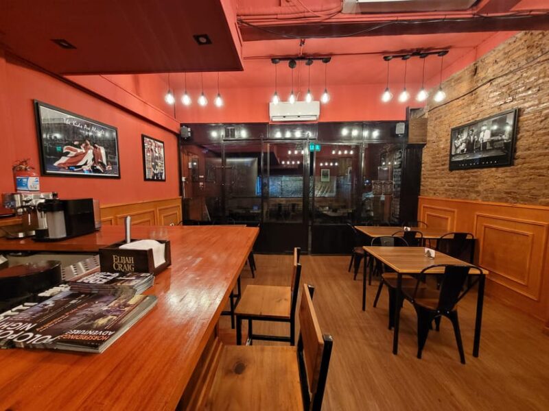 American Football Sport Bar - Amenities and Services