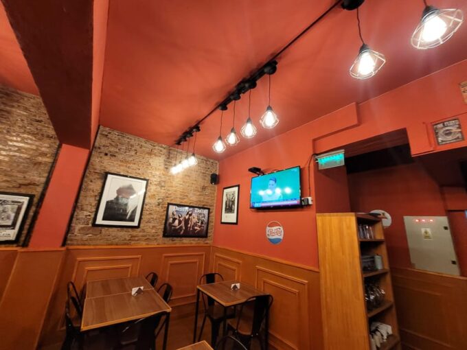 American Football Sport Bar - Directions to the Bar