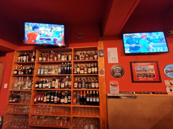 American Football Sport Bar - Parking and Transportation