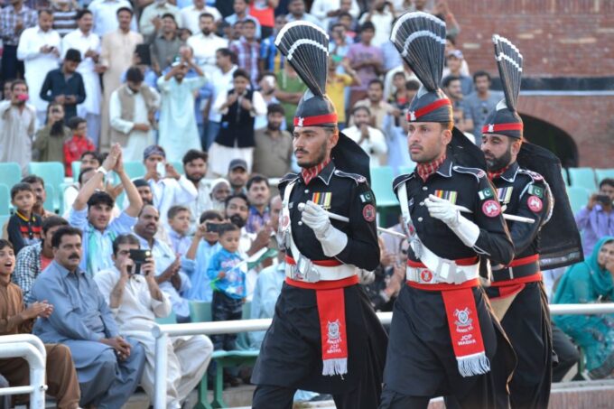 Amritsar : Golden Temple and Jallianwala Bagh Private Tour - Wagah Border Ceremony