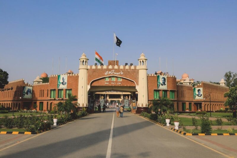 Amritsar: Wagah Border Flag-Lowering Ceremony Tour - Ceremony Highlights