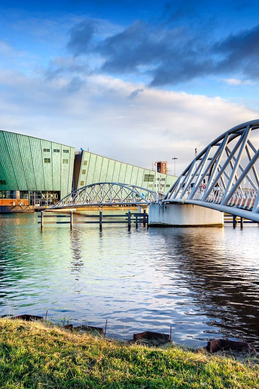 Amsterdam: 1-Hour Canal Cruise & NEMO Science Museum - Meeting Points and Reservations