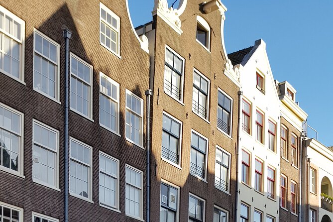 Amsterdam 1-Hour Canal Cruise With Live Guide - Group Size and Confirmation